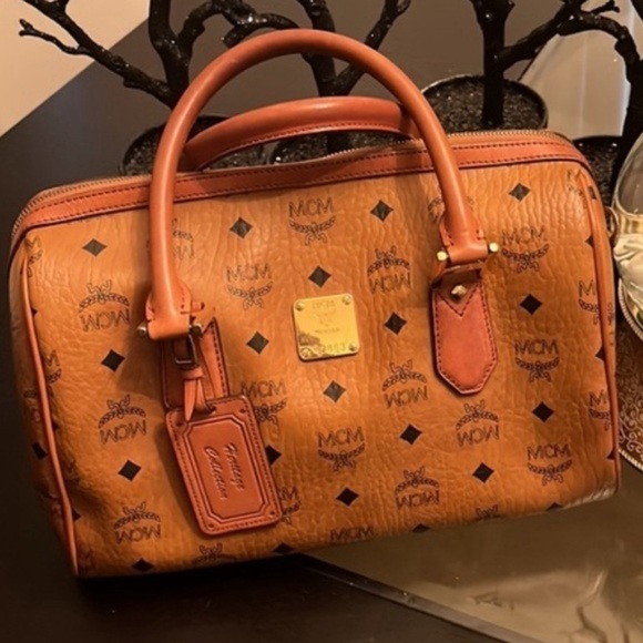 ❤️ MCM Boston Handbag Purse - Picture 2 of 16